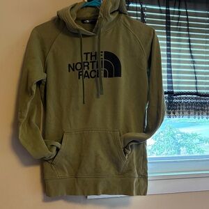 The North Face Women’s Green Pullover Hoodie